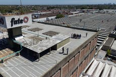 Cierre de emblemática fábrica de neumáticos suma más tensión a debate por reforma laboral de Milei