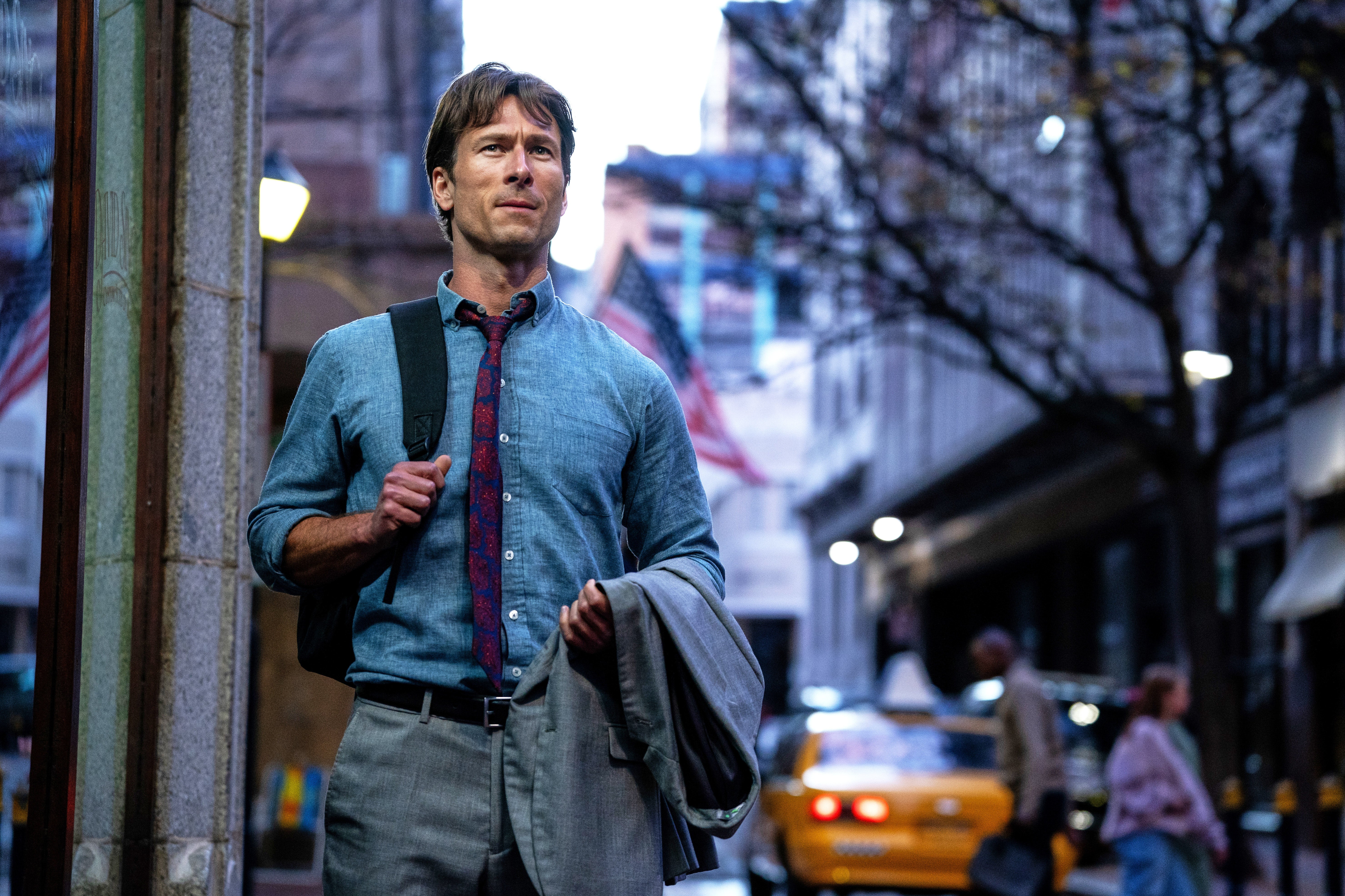 Glen Powell protagonizó la película ‘Jugada maestra’, estrenada a principios de este año
