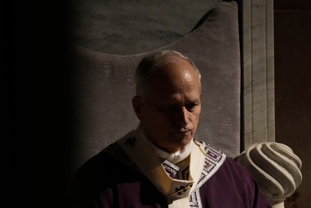 <p>El papa León XIV instó a los sacerdotes católicos a “resistir” la tentación de usar inteligencia artificial al escribir sus sermones</p>