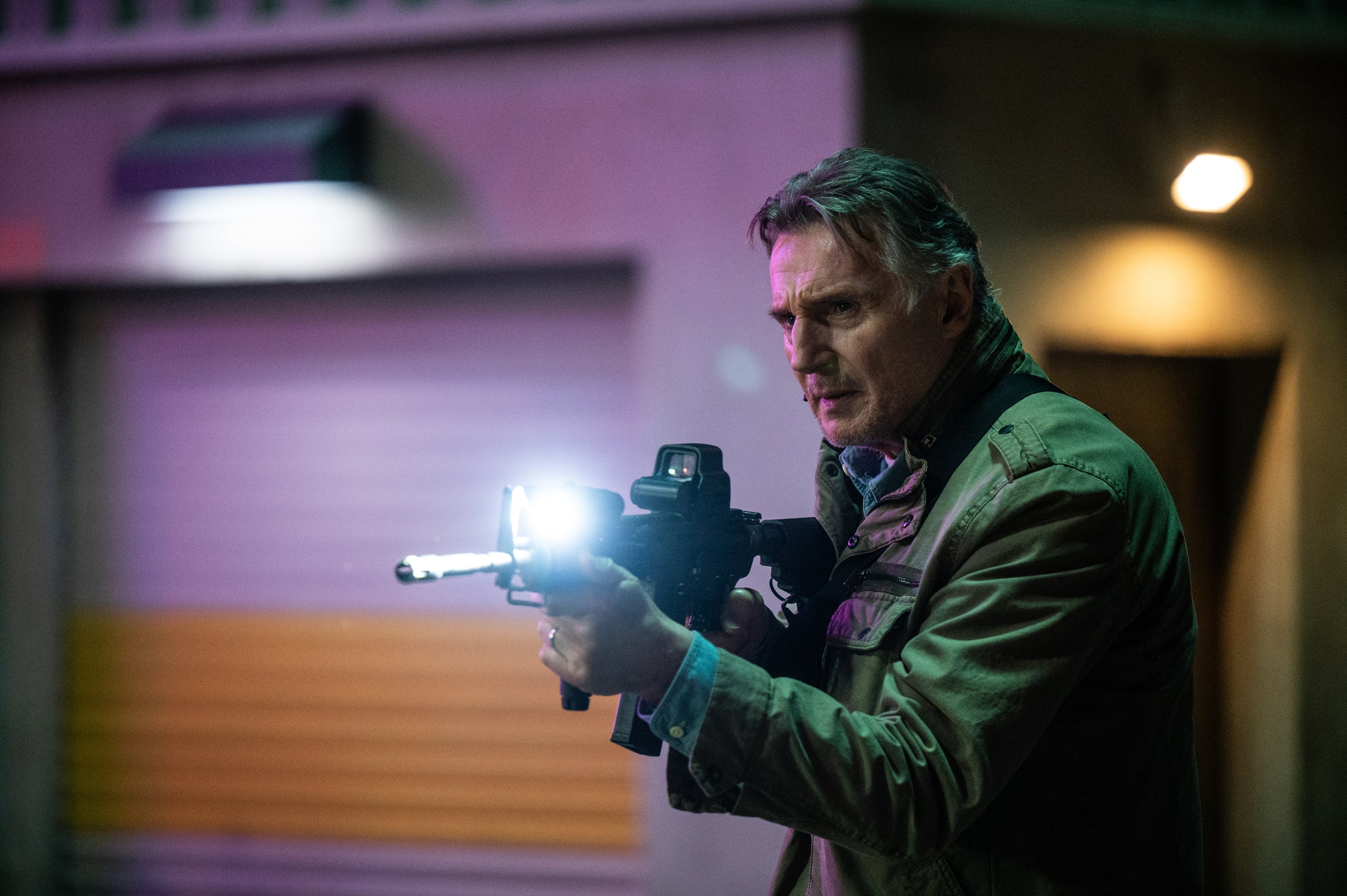 Liam Neeson como Robert Quinn en 'Cold Storage'