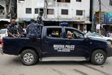 Policía de Nigeria dice que grupo armado mató a 33 en nuevos ataques simultáneos