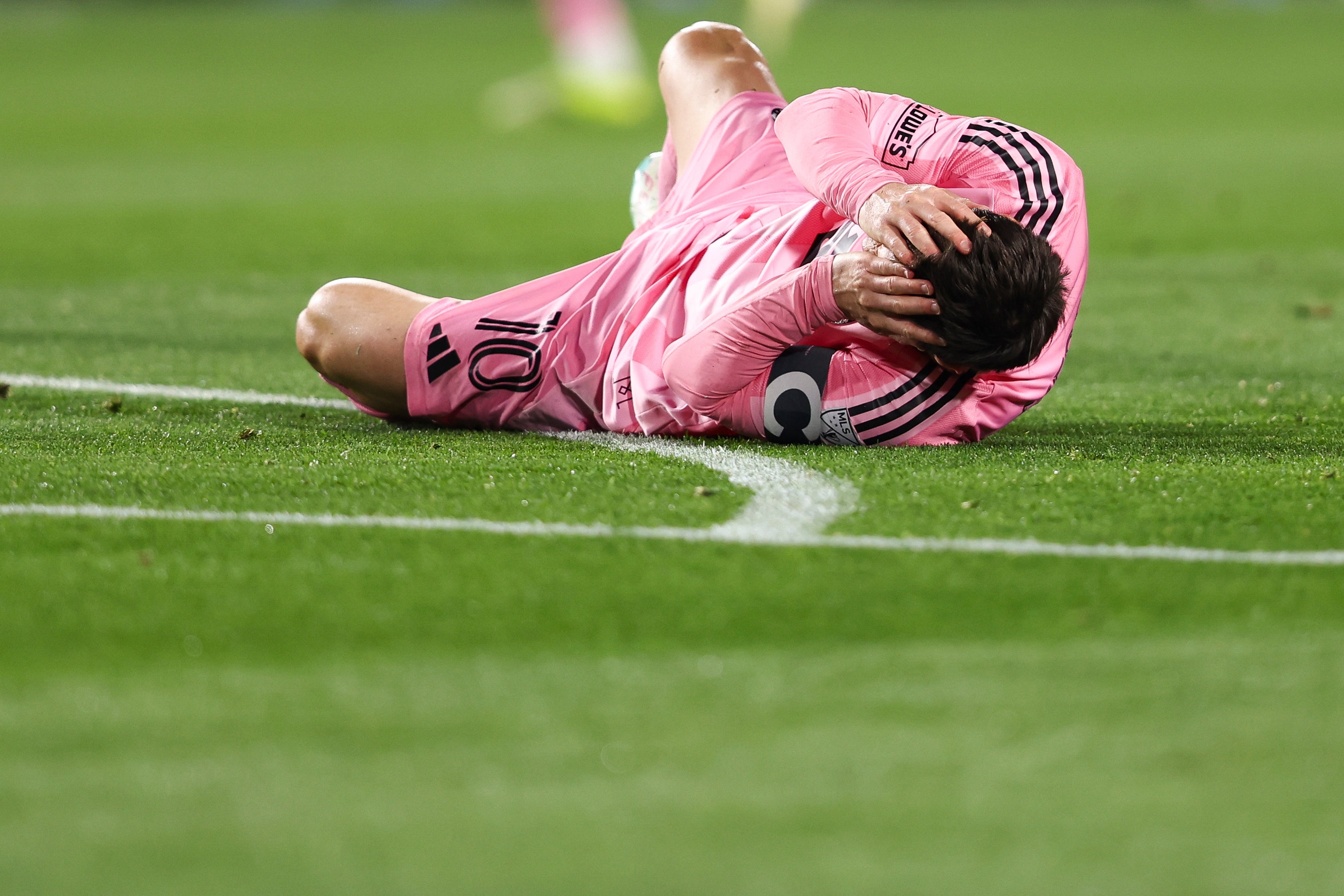 Messi e Inter Miami, los campeones de la MLS, son goleados 3-0 por Bouanga y LAFC en el debut