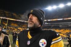 El gerente general de Steelers aguarda una decisión más rápida de Rodgers este año