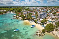 Mujer dominicana es arrestada por cantar himno nacional en versión urbana en karaoke