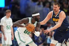 Jokic anota 30 puntos y captura 12 rebotes para que Nuggets derroten 103-84 a Celtics
