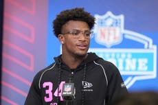 Downs y Sadiq podrían aportar gran valor del draft a equipos de la NFL en puestos infravalorados