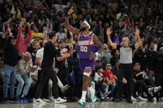 Royce O'Neale encesta triple agónico y Suns sin titulares vencen a Lakers por 113-110