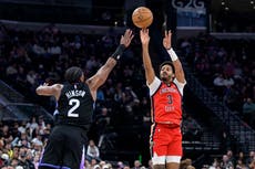 Pelicans vencen a Jazz 129-118 al abrir serie de dos juegos en Utah