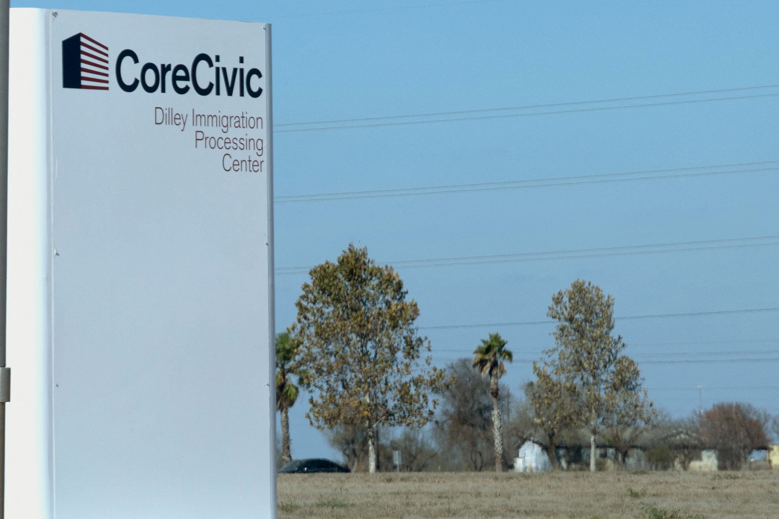 CoreCivi, que gestiona el centro de Dilley, afirma que a los niños bajo su custodia “no se les ha negado tratamiento médico ni se ha retrasado su evaluación médica”.