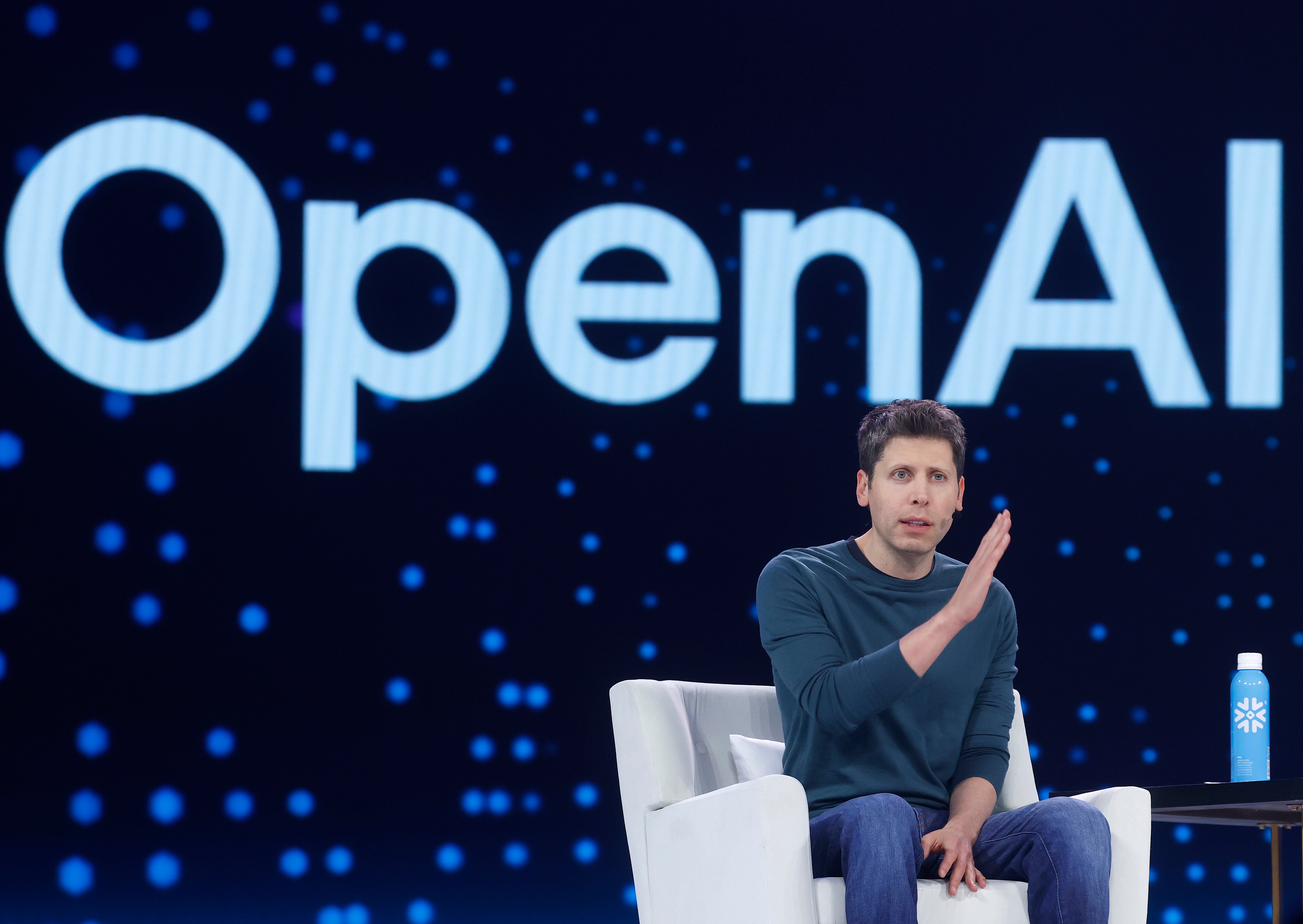 OpenAI llegó a un acuerdo con el Pentágono horas después de que el presidente Donald Trump incluyera a su rival Anthropic en la lista negra