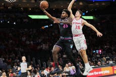 Adebayo anota 24, Larsson suma 20 y el Heat resiste para vencer 115-105 a los Rockets