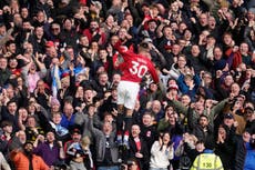Man United vuela alto tras ganar 2-1 al Crystal Palace y Arsenal recibe al Chelsea
