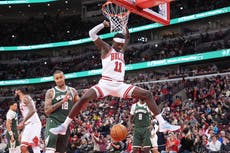 Bulls frenan racha de 11 derrotas al vencer 120-97 a los Bucks