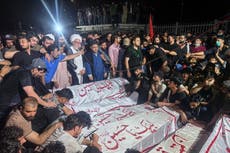 Pakistán despliega tropas e impone toque de queda tras protestas mortales por ataques a Irán