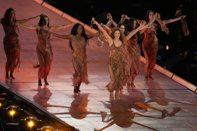 <p>Shakira superó su propia marca de casi dos décadas y la de otros artistas que se presentaron en la plaza</p>