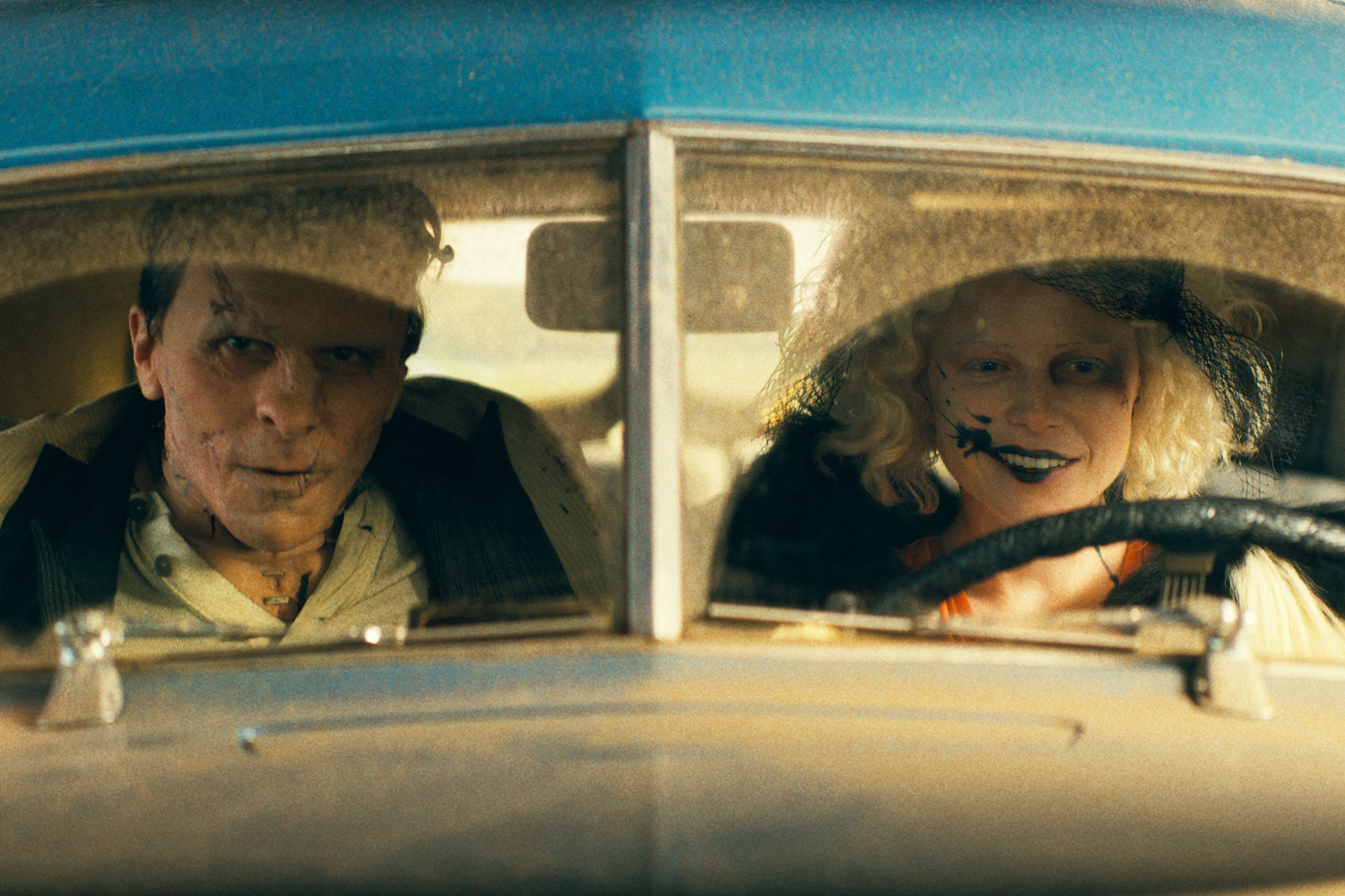 Christian Bale y Buckley en ‘¡La novia!’ de Maggie Gyllenhaal