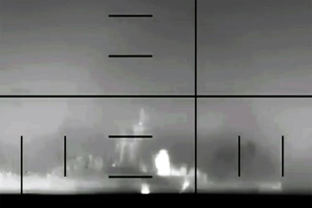 <p>La fragata iraní Iris Dena tras ser alcanzada por un torpedo en un ataque estadounidense frente a Sri Lanka</p>