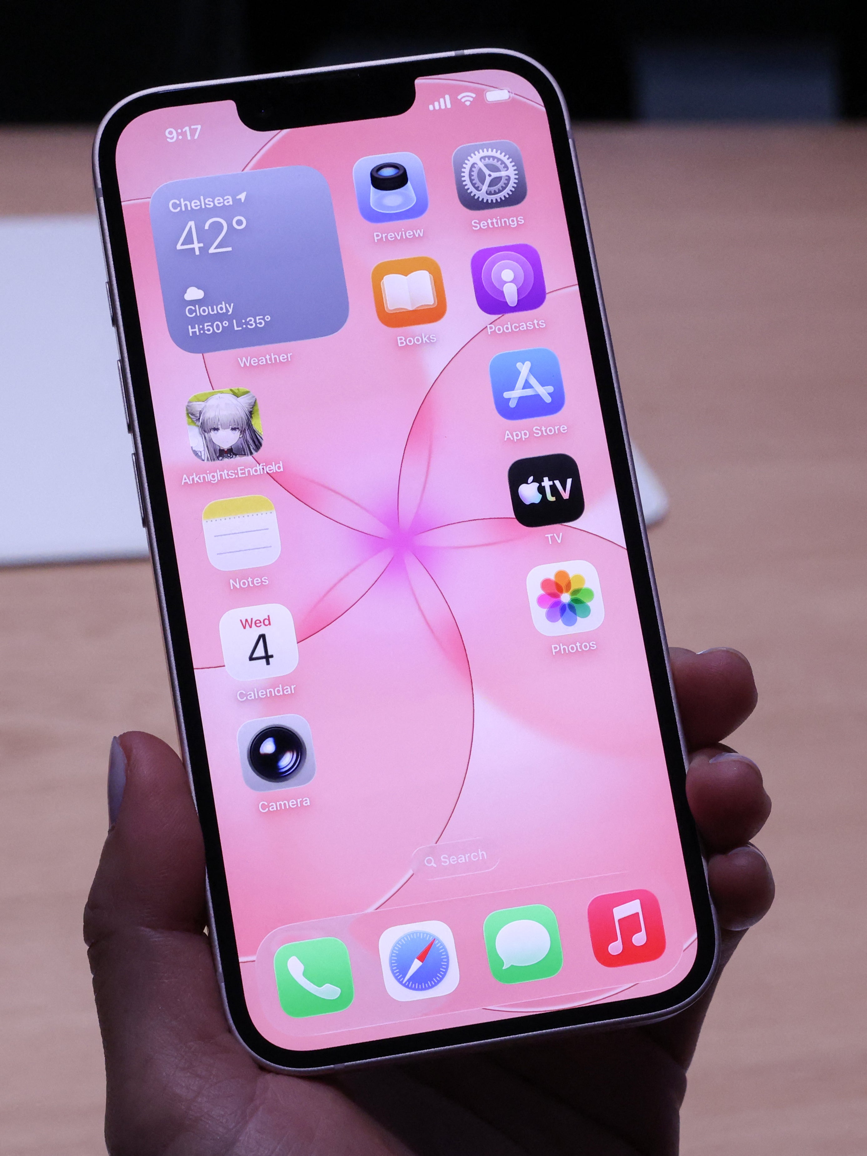 Esta versión actualizada del iPhone incluirá el mismo chip A19 que impulsa el iPhone 17 base y ofrece el doble del espacio de almacenamiento estándar (256 GB)