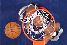 Leonard anota 29 y Clippers vencen a Pacers 130-107 para su 3ra victoria seguida