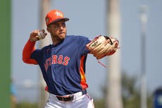 Jeremy Peña se lesiona el dedo y está en duda para el Clásico Mundial