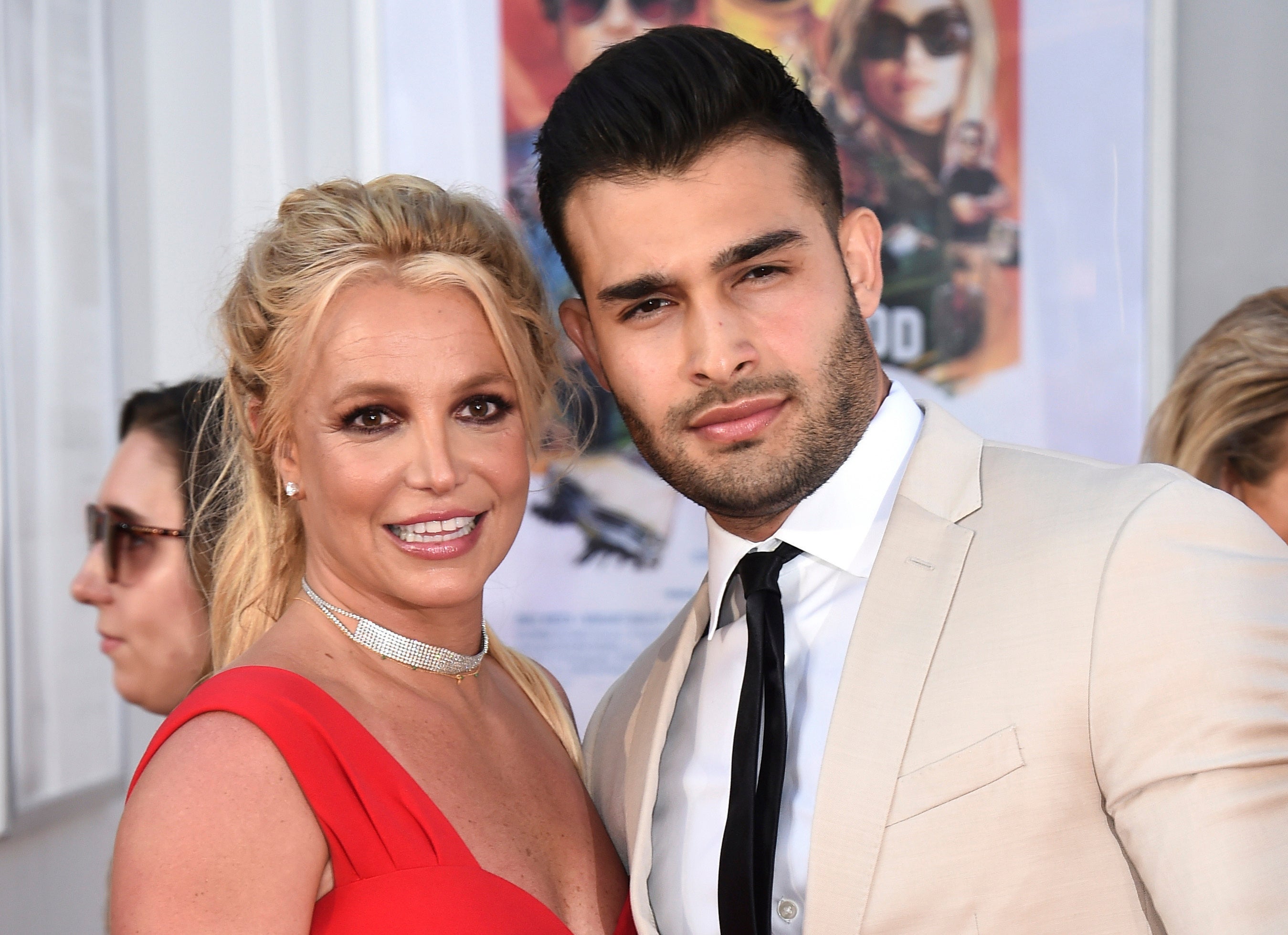 Britney Spears y Sam Asghari aparecen en el estreno de Había una vez en Hollywood en Los Ángeles en 2019