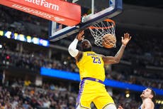 LeBron James rompe récord de tiros de campo pero Lakers caen 120-113 ante Nuggets