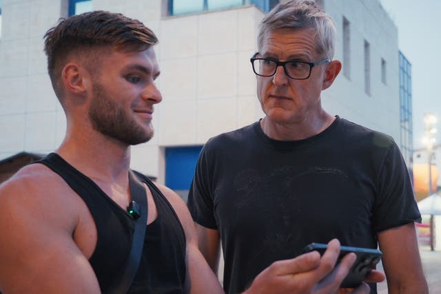 <p><em>Louis Theroux: Dentro de la machosfera</em> se estrenó a principios de este mes <em>(Netflix)</em>.</p>