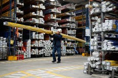 Presidente ecuatoriano dice que Colombia ignoró sus pedidos antes de subir aranceles