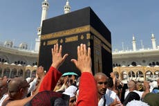 La guerra en Oriente Medio atrapa a muchos peregrinos musulmanes en un caos de viajes