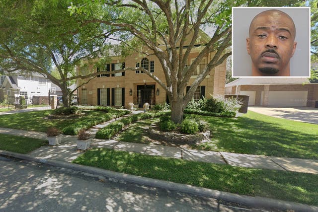 <p>James Earl Johnson (46), mantuvo presuntamente a su esposa discapacitada encerrada en un dormitorio de su casa de Houston, valorada en un millón de dólares</p>
