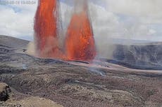 Expulsión de lava del volcán Kilauea en Hawai obliga al cierre del parque y parte de una autopista