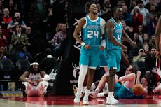 Hornets remontan para superar 103-101 a Trail Blazers