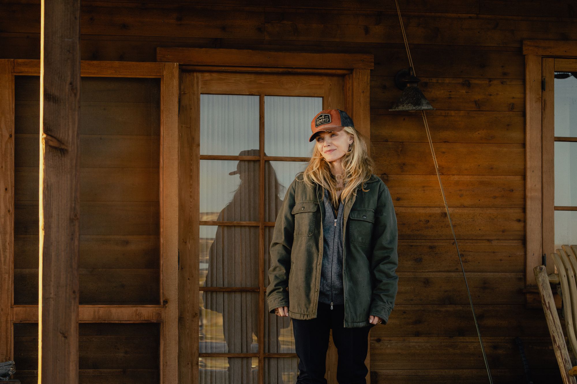 Pfeiffer protagoniza ‘The Madison’ como Stacy Clyburn, una neoyorquina en duelo que traslada a su familia al valle del río Madison, en el centro de Montana