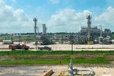 Afectaciones al flujo de crudo por la guerra en Irán obligan a países a recurir a sus reservas