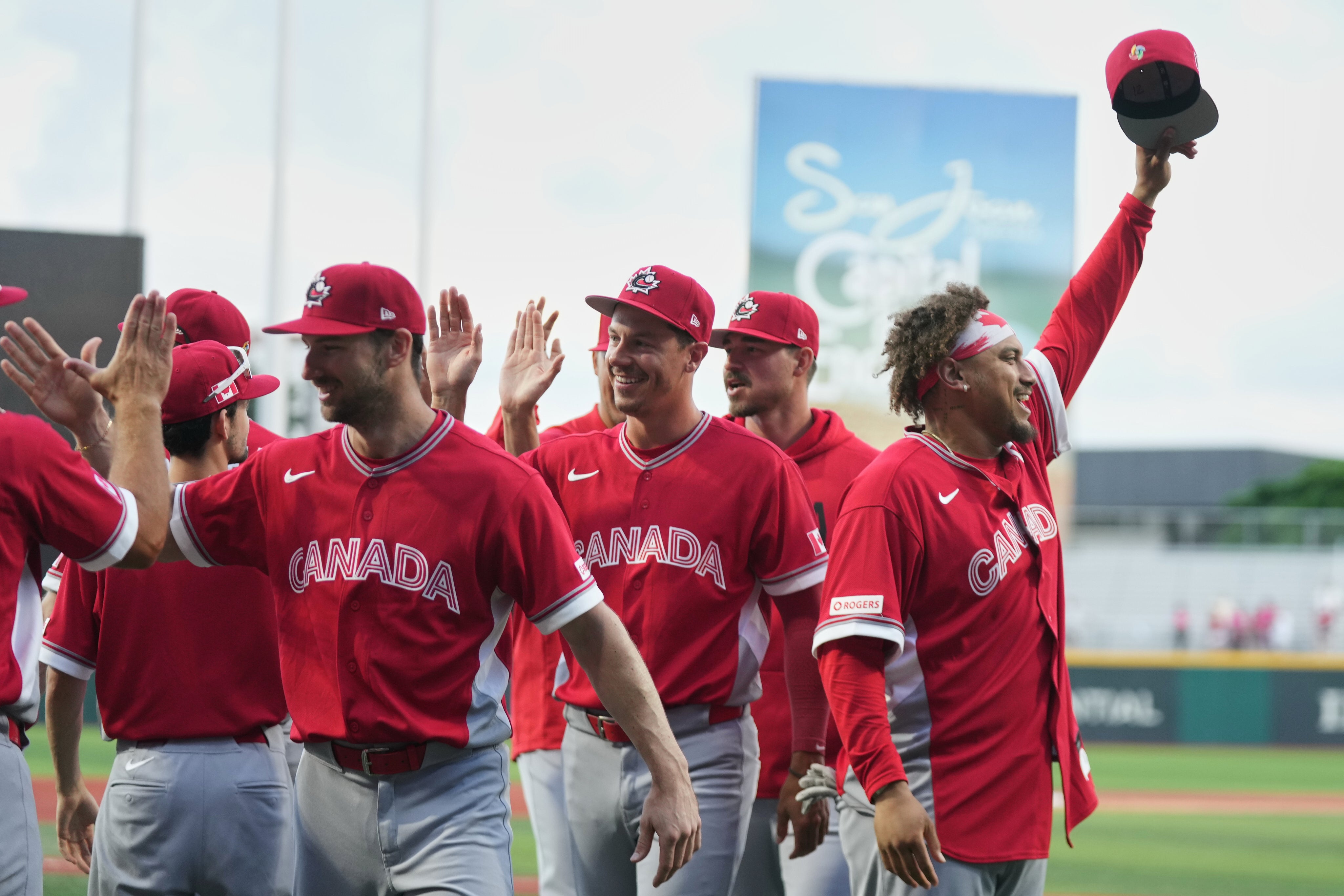 Canadá supera la 1ra ronda del Clásico Mundial por primera vez al vencer 7-2 a Cuba