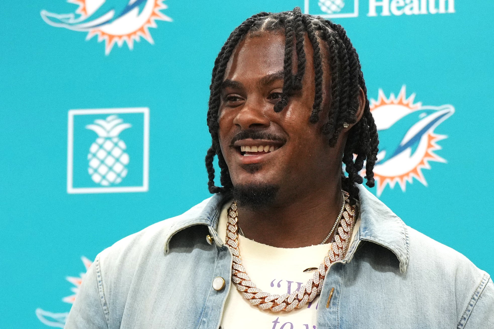Nueva era en Miami: Malik Willis es presentado como el probable QB de Dolphins