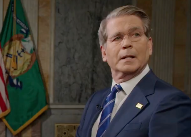 <p>El presidente Donald Trump convocó a Scott Bessent a la sala de crisis en plena entrevista con Sky News</p>