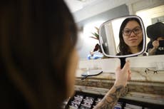 ¿Sueles ver líneas flotantes? Esto es lo que debes saber, según los expertos