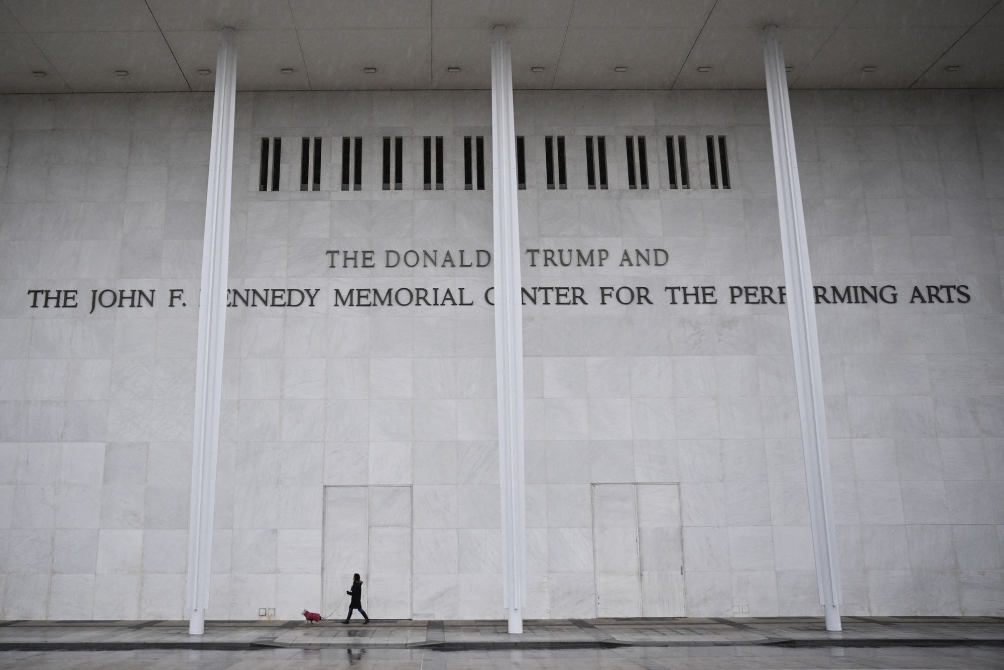 Trump ha sugerido que los cambios en el Kennedy Center podrían ser tan drásticos que el acero que sostiene la estructura podría quedar “totalmente expuesto”
