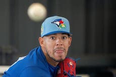 José Berríos de Azulejos visitará a un especialista por inflamación de codo