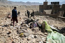 Presidente de Pakistán dice que talibanes afganos cruzaron una "línea roja"