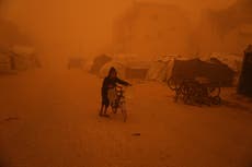 Un ataque israelí mata a 4 en Gaza, incluido un niño, según funcionarios de hospital