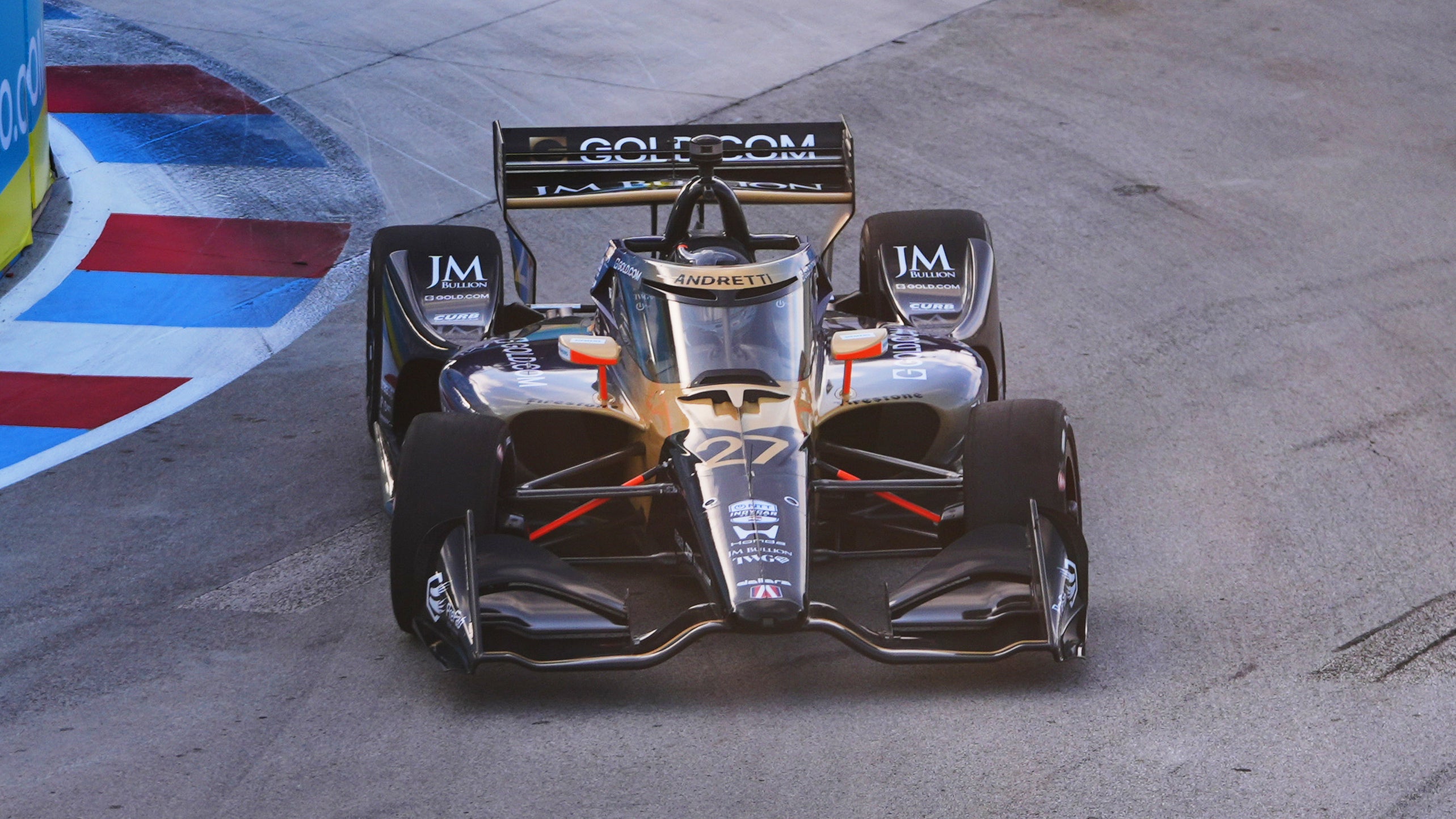 Kirkwood gana otra carrera callejera de IndyCar para conseguir el liderato en Arlington