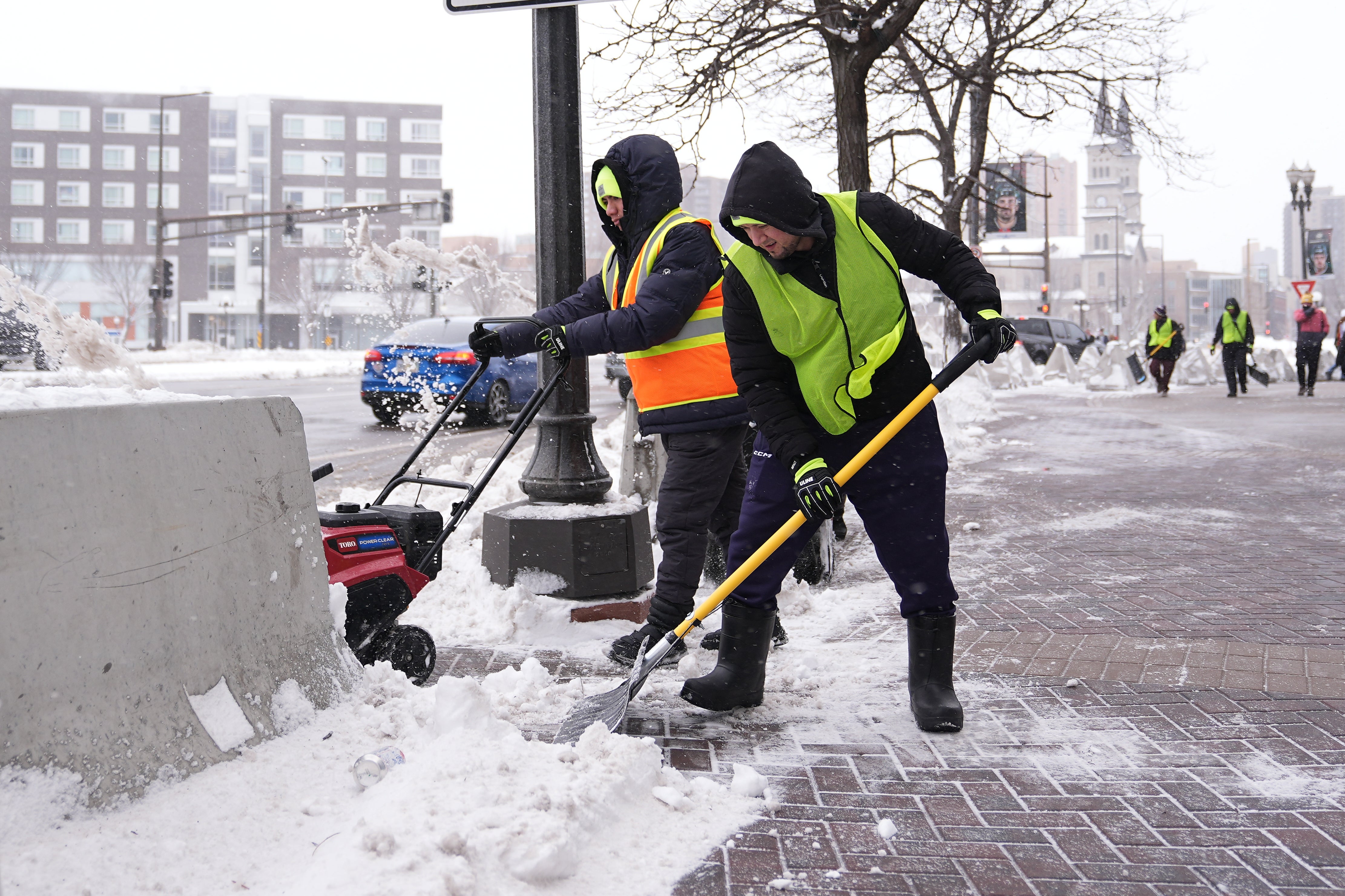 Fuertes tormentas azotan partes de EEUU con nieve y vientos. Aumenta riesgo de tornados