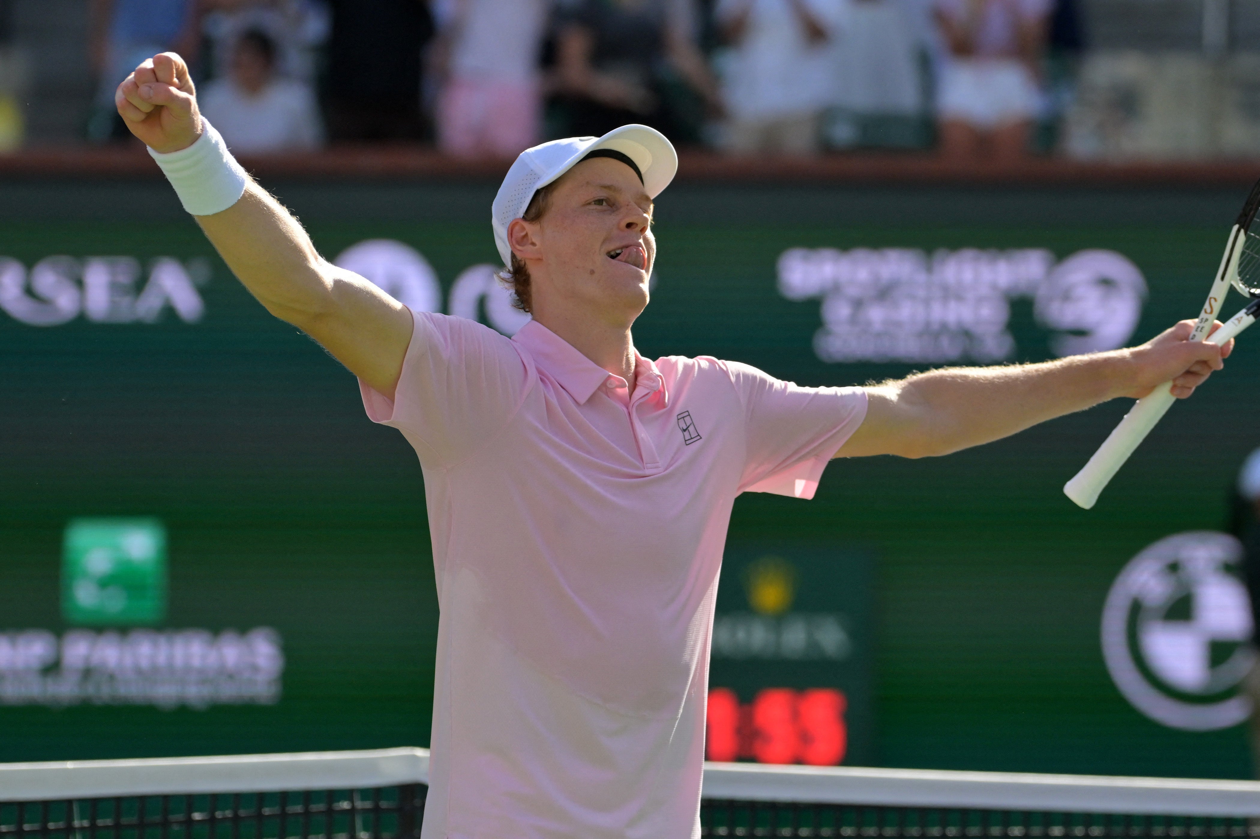 Sinner sobrevivió en condiciones abrasadoras para completar la serie de los mayores títulos en cancha dura