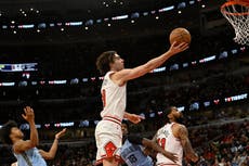 Los Bulls aplastan 132-107 a los Grizzlies; Josh Giddey logra su 4to triple-doble en cinco juegos