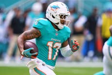 Broncos adquieren al receptor estrella Jaylen Waddle de Dolphins en canje de acuerdo a la AP