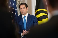 Un Departamento de Estado con menos personal trata de manejar la guerra con Irán, según funcionarios