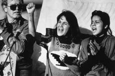 Activistas buscan conciliar el legado de César Chávez con acusaciones de abuso sexual