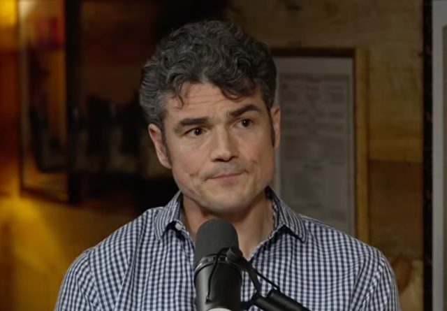 <p>Joe Kent, exdirector del Centro Nacional Antiterrorista, afirma que le impidieron investigar la muerte de Charlie Kirk</p>